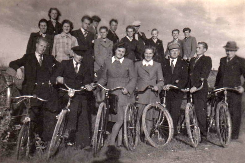 Old bicycle team